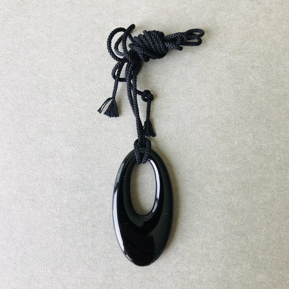 Wajima Lacquerware Black Drop Pendant  Necklace, Artisan  Handcrafted in Japan - Picture 5 of 5